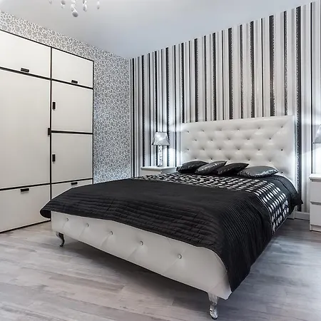 Apartment Penguin 2270 On Nowy Targ Square Wroclaw