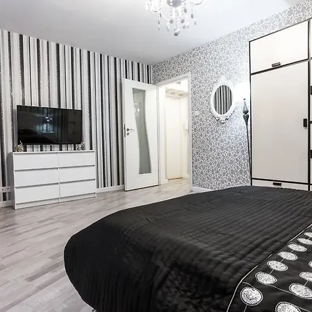 Apartment Penguin 2270 On Nowy Targ Square *