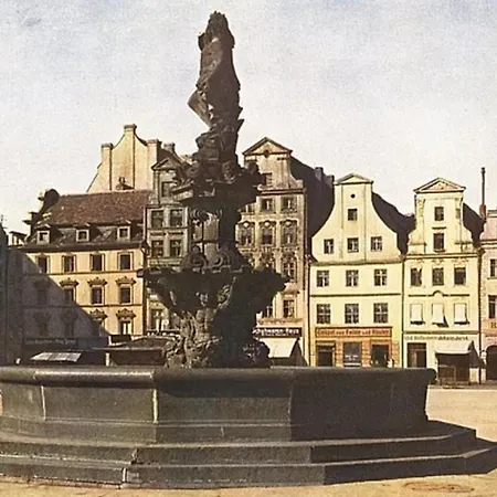 Penguin 2270 On Nowy Targ Square * ヴロツワフ